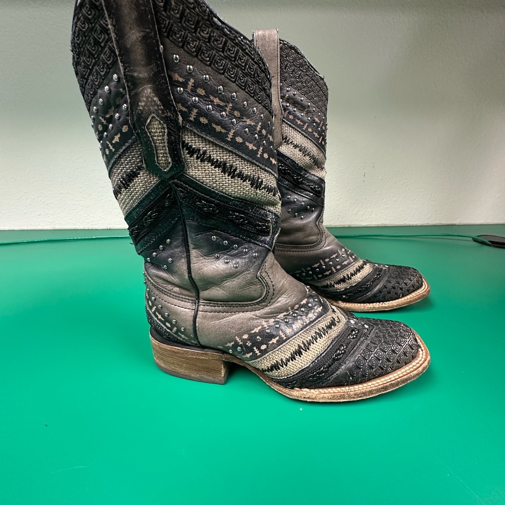 Corral Black and Silver Patterned Boots